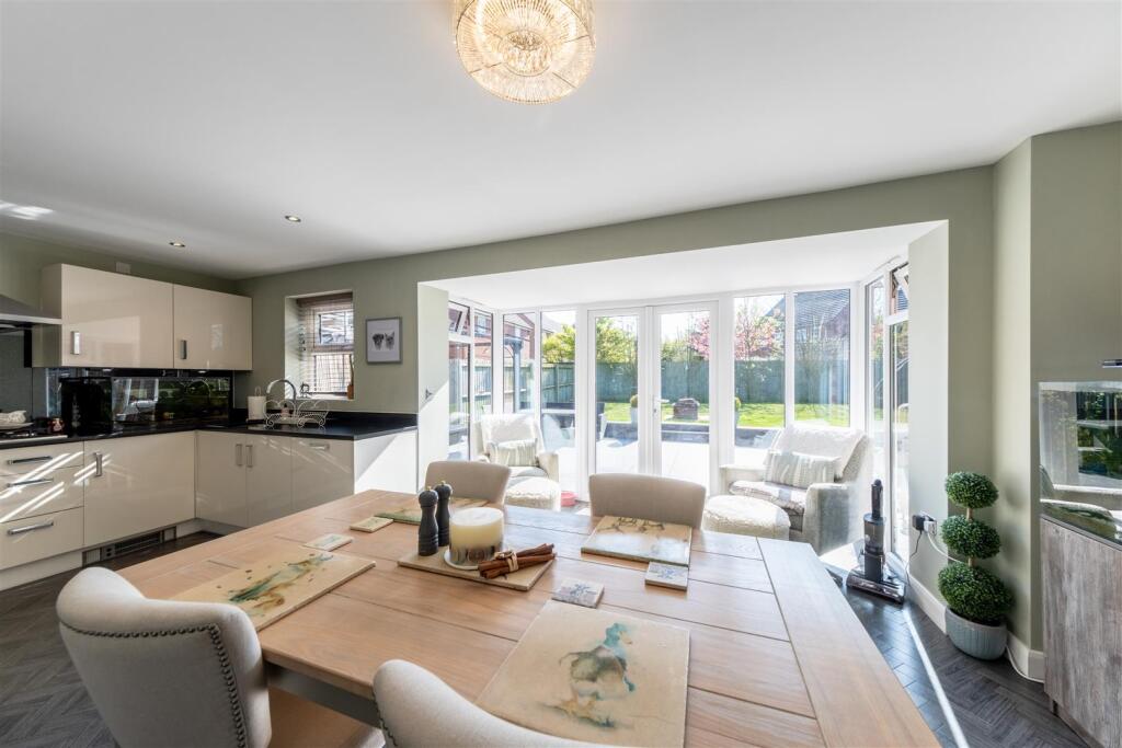 4 Brooke Avenue-008.jpg