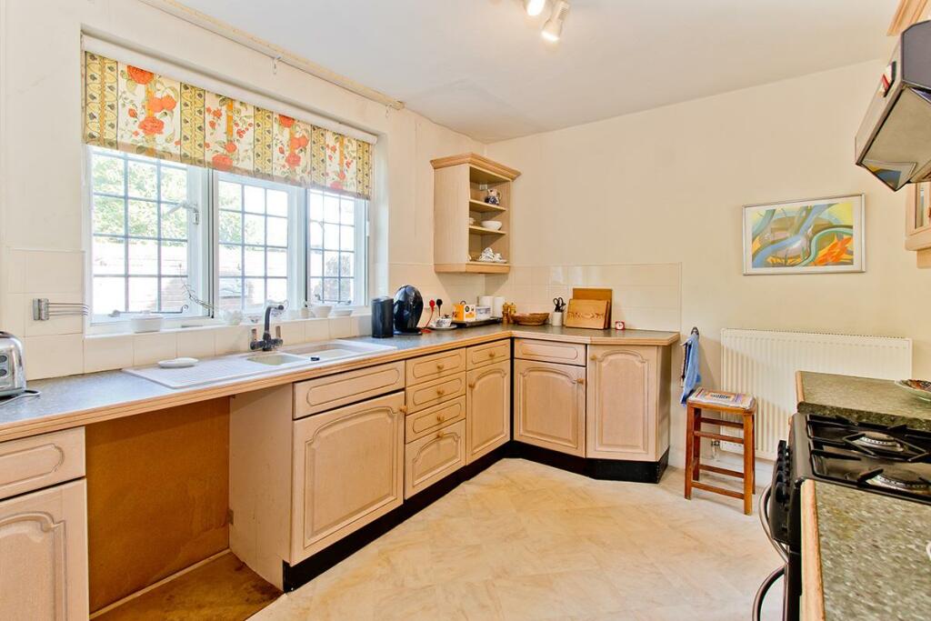 kitchen2.jpg