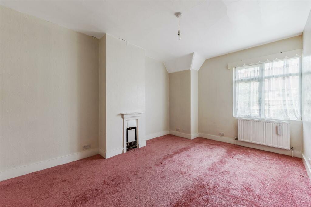 Du Cane Road (3).jpg