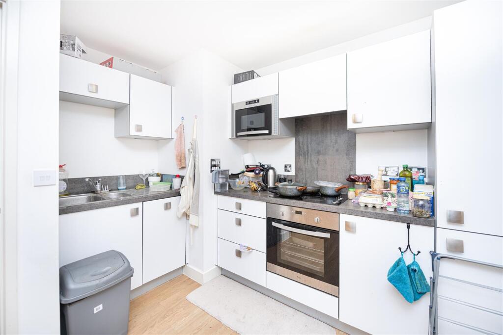 Kitchen     .jpg
