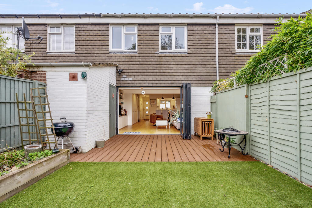 Staveley Gardens