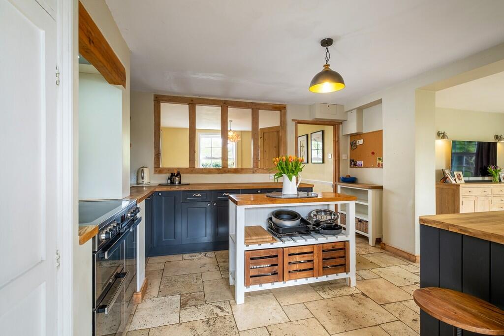 1440px2 Chapel Co...