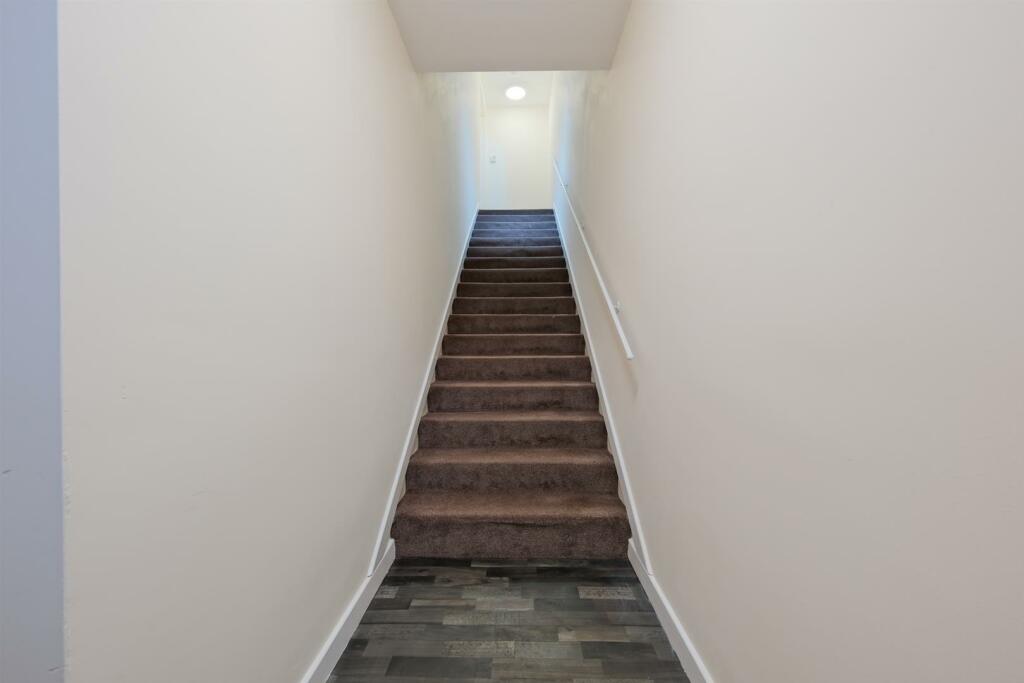 002-8 Croft Road, Larkhall ML9 1BH.jpg