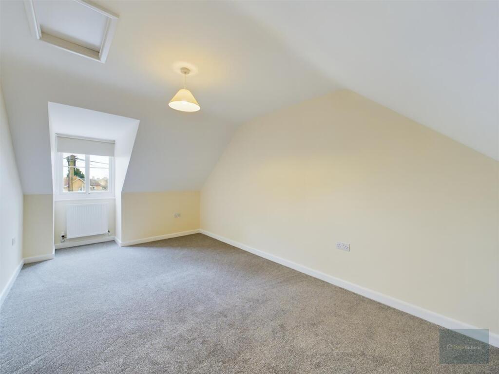 CAM02558G0-PR0141-ST