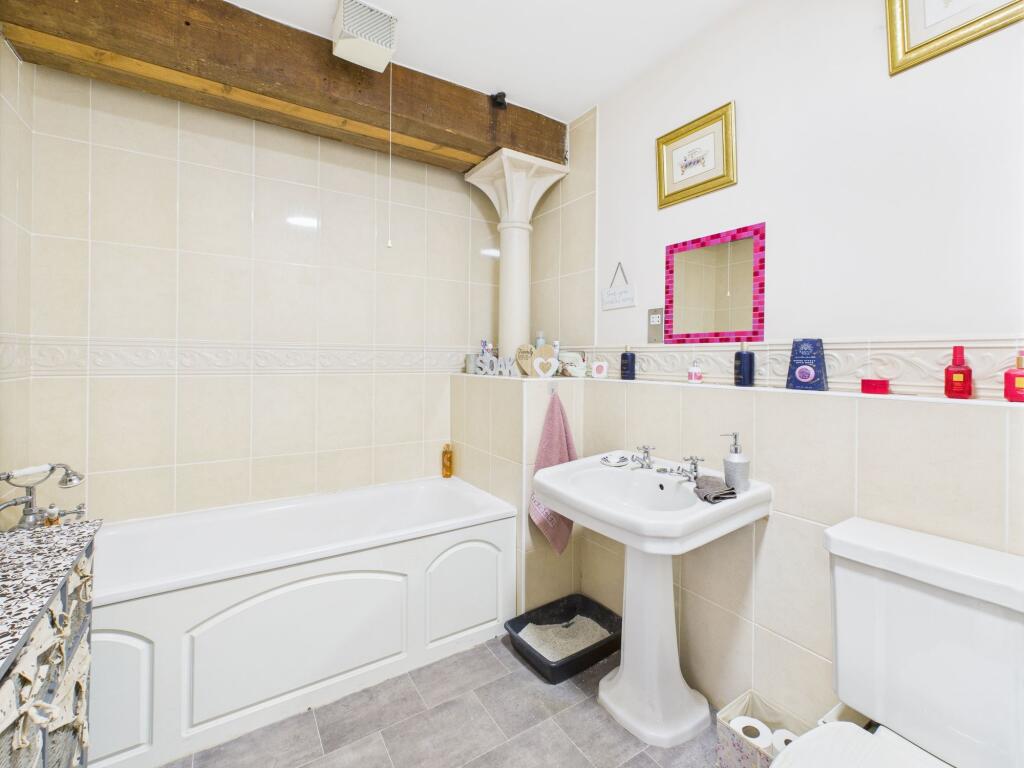 En-suite Bathroom