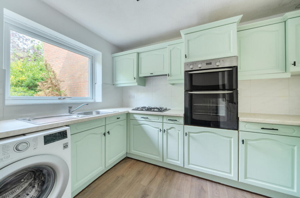 1327541-5-6894902...