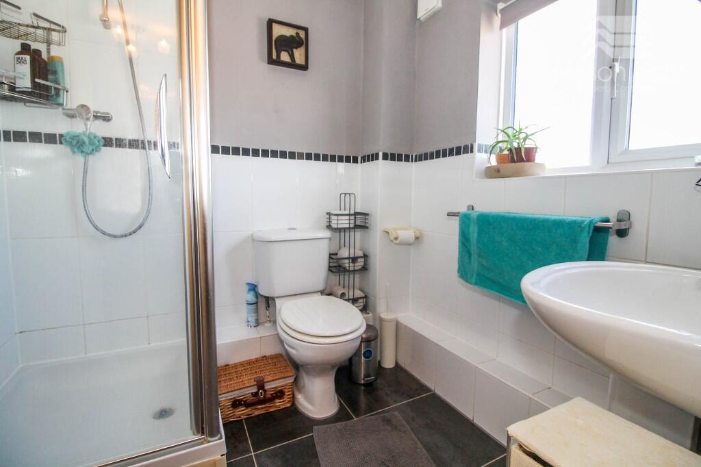 EN SUITE SHOWER