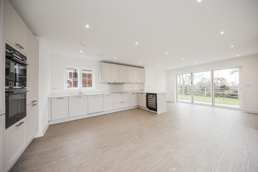_A7A3890 kitchen