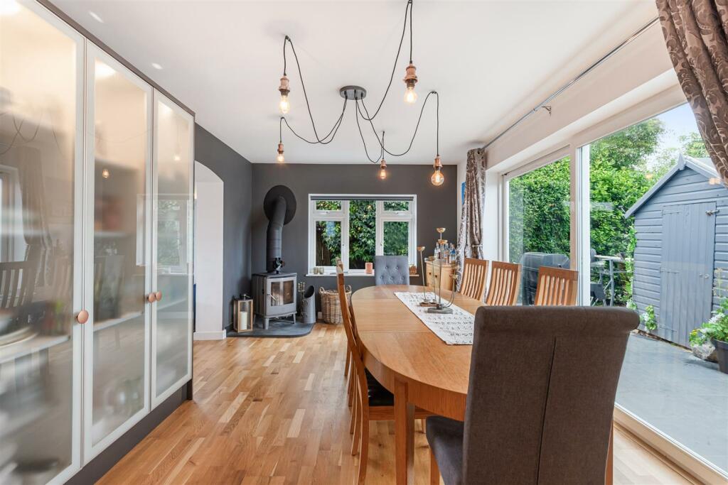 A18 - 20 Townstal Pathfields Dartmouth - 230720.jp