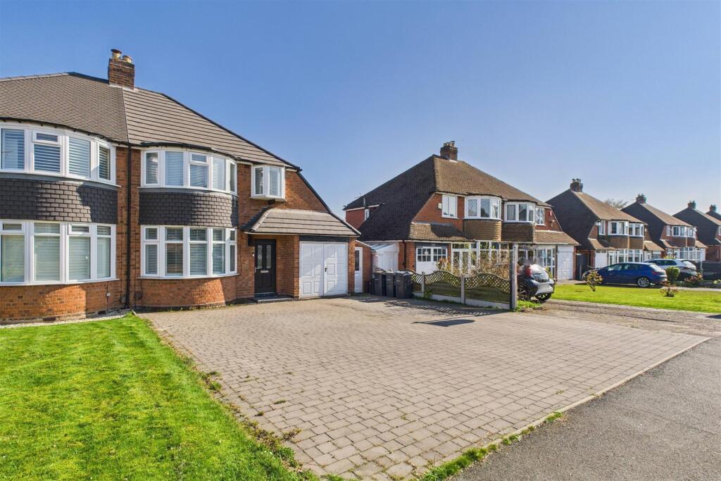 CAM04960G0-PR0009-STILL021 (Large).jpg