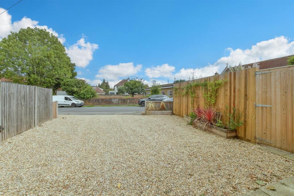 Driveway/Parking