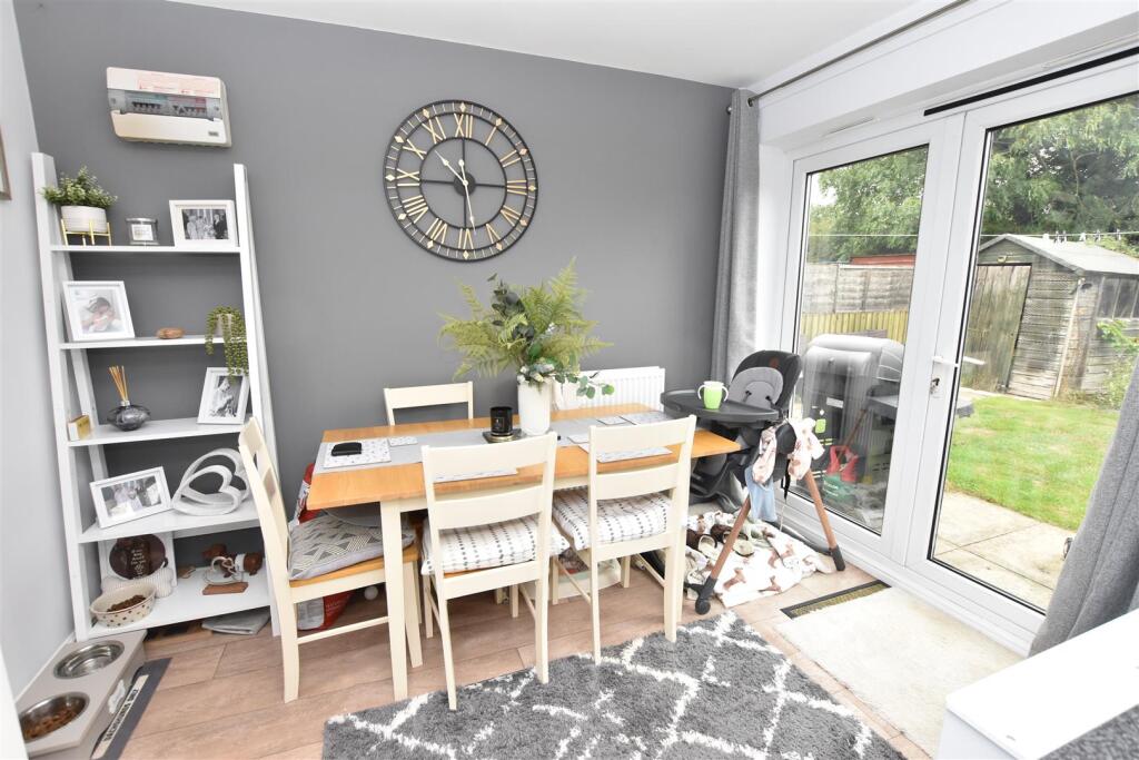 KITCHEN DINING ROOM