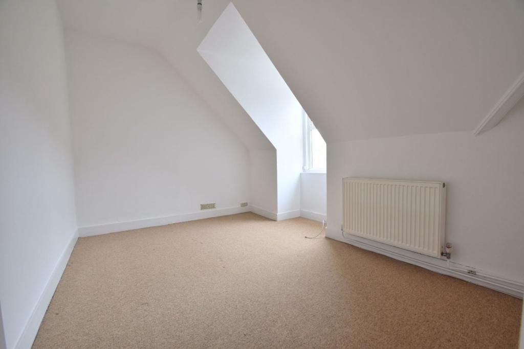 3 Hampden Terrace Bed Use.jpg