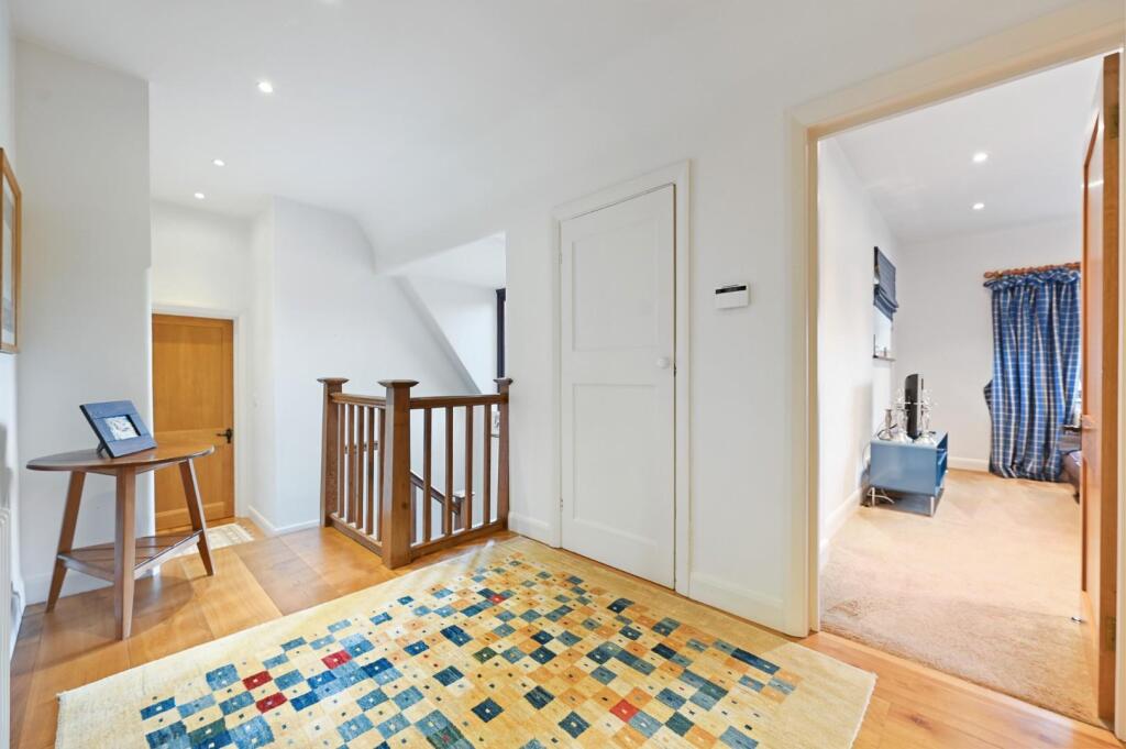 TEC - 72 Wykeham Road - Landing3 (1).jpg