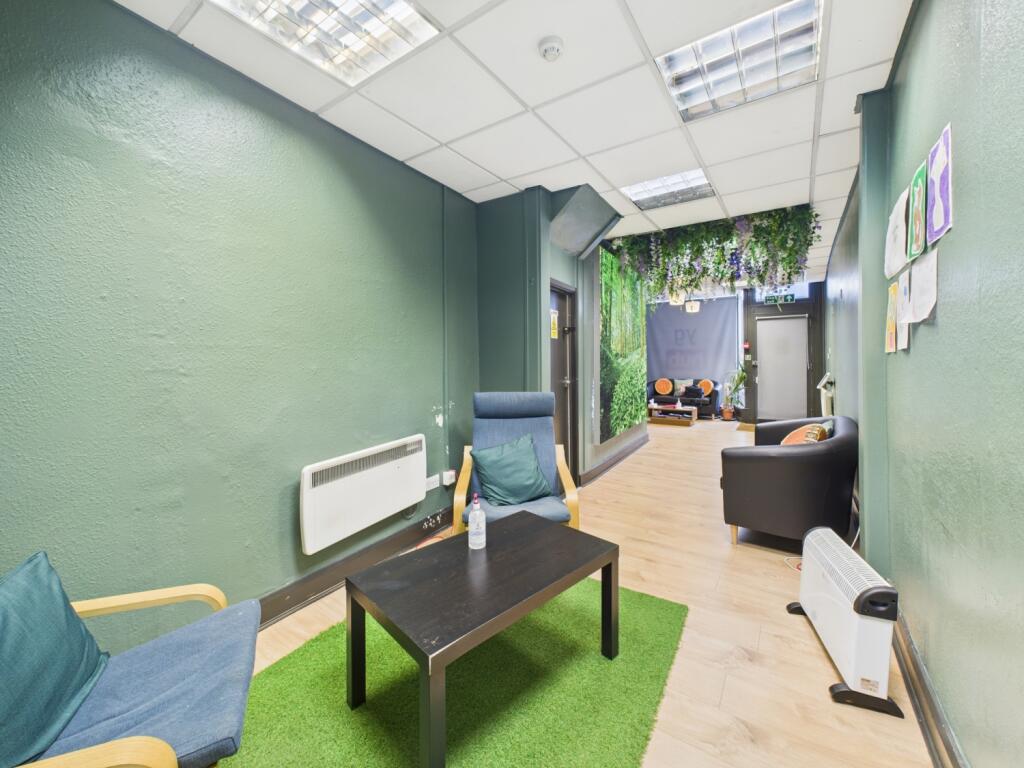 CAM01791G0-PR0158-STILL006