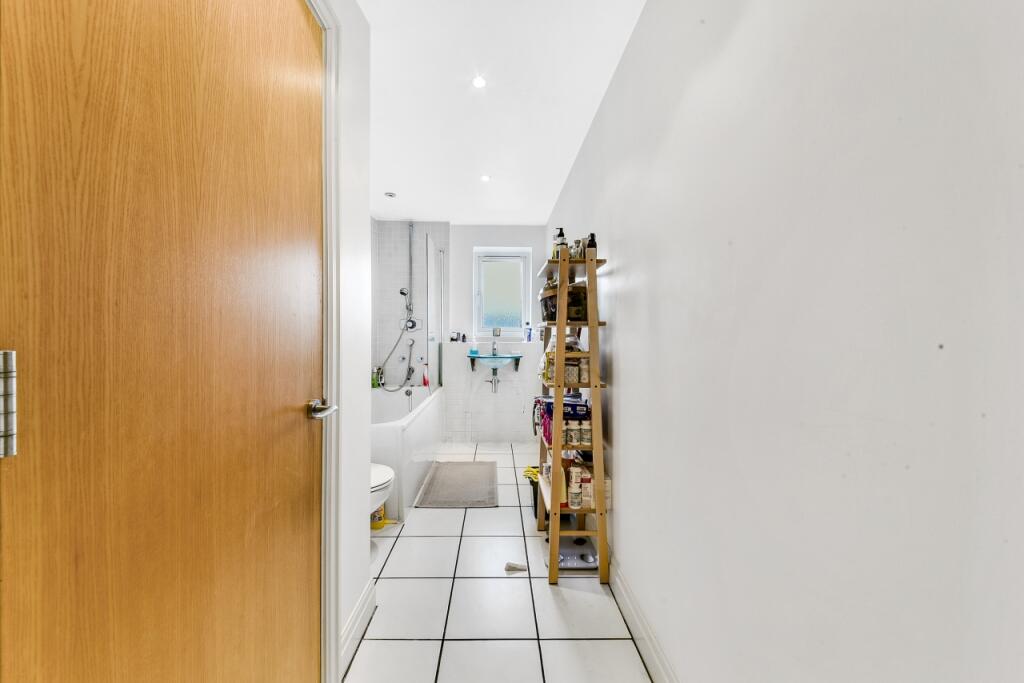 St Davids Square, Do