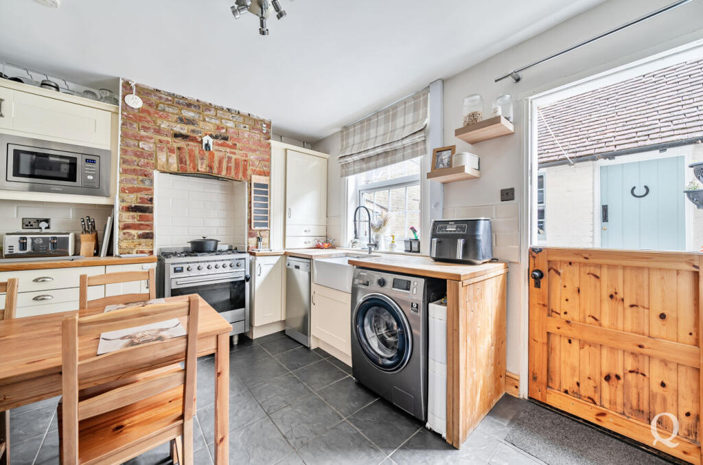 27da0b8a-a276-4aa...