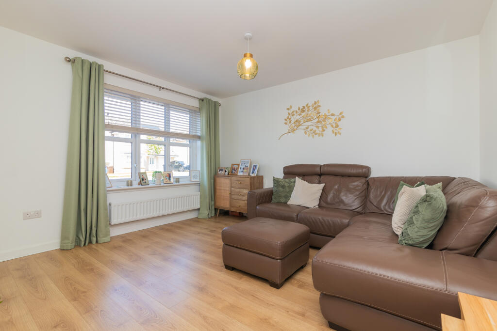 21 Eadie Drive, Paisley, PA2 7GD-17