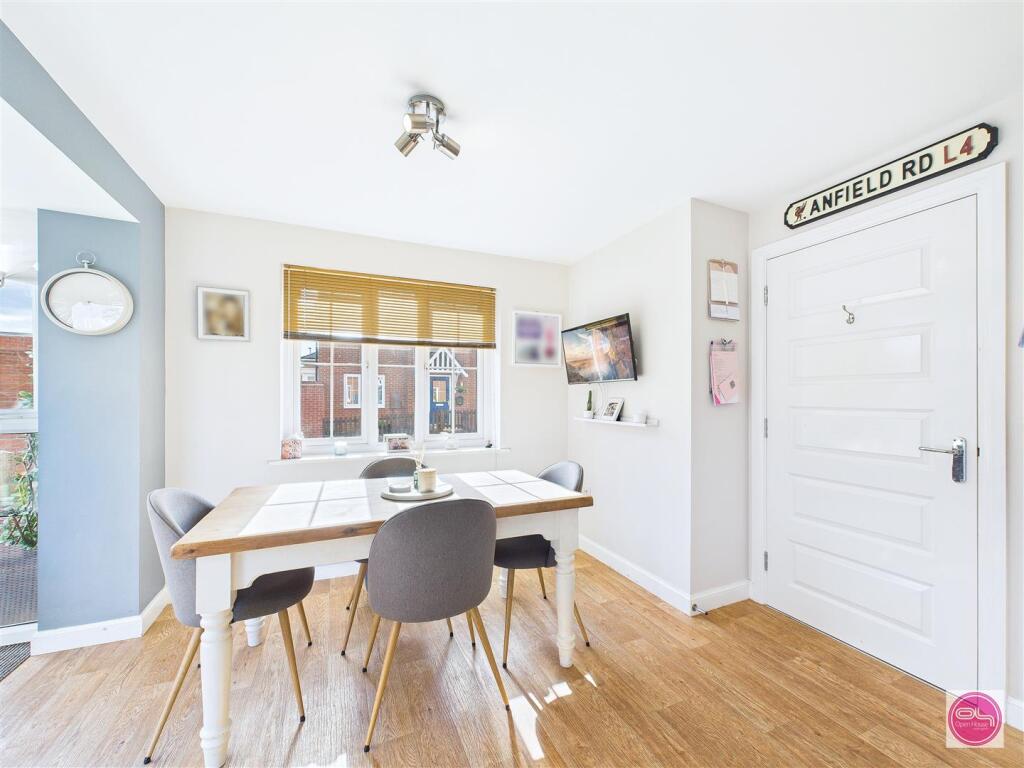 Sunderland Cloise, Church Gresley (16).jpg