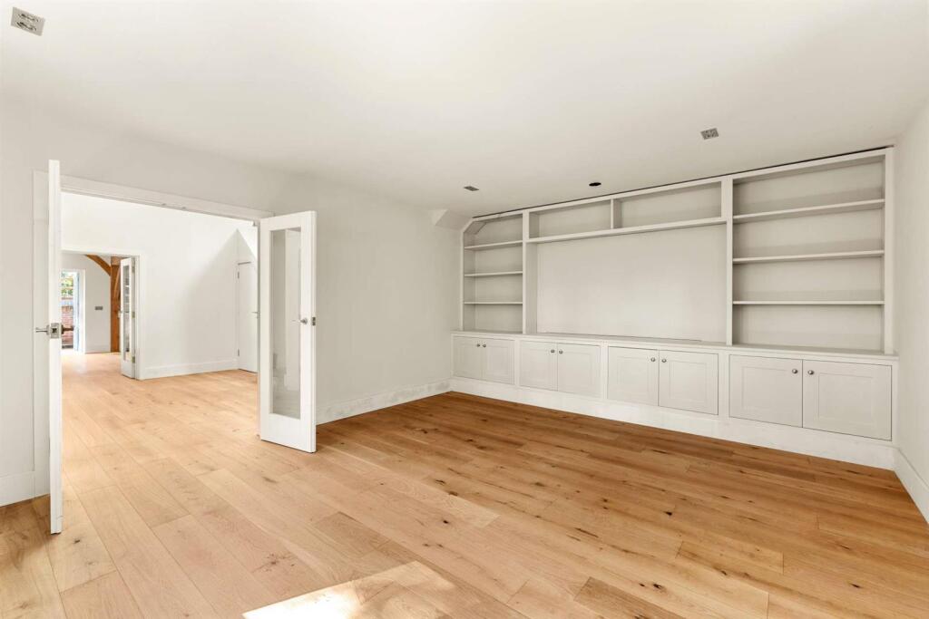 Oak Lodge, Dorking Road, Gomshall, GU5 9NY-88-1920