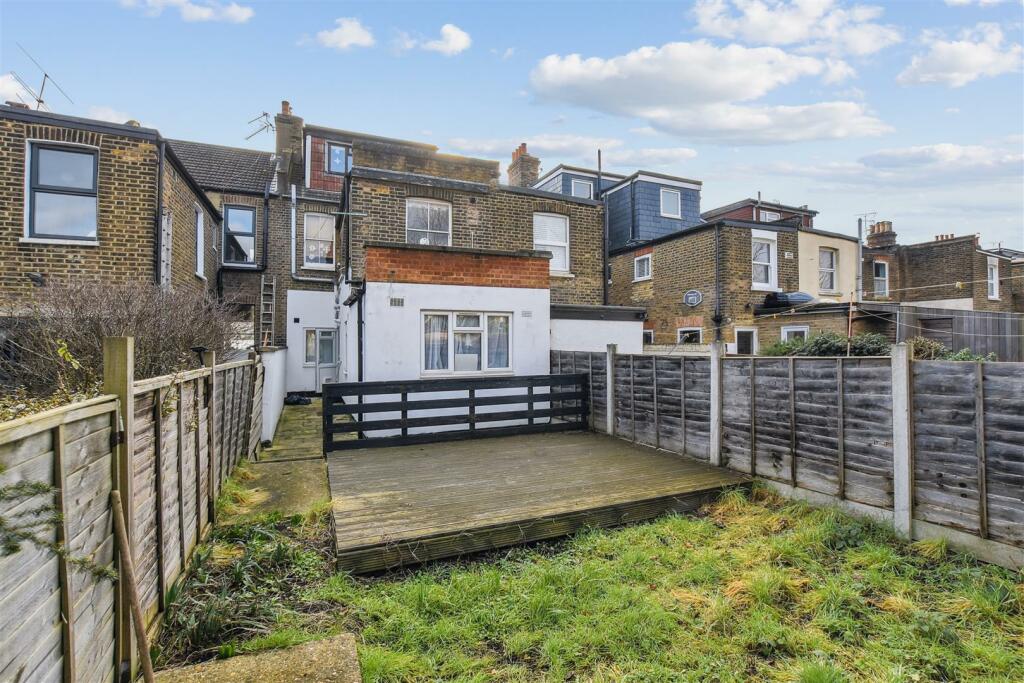 07-15d95de2-5403-4ad7-adee-d52c0aaf6812GCWT - GFF 