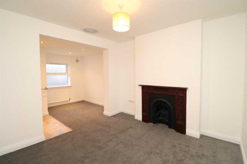 Bedroom one.JPG