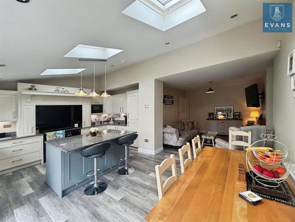 Kitchen Diner