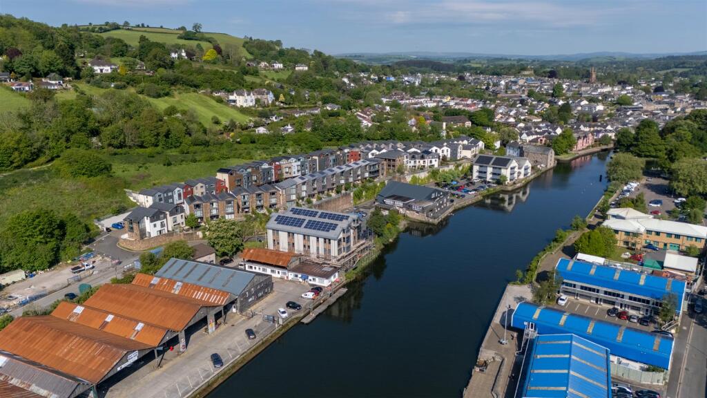 A07 - 17 Baltic Way Totnes - 250514.jpg