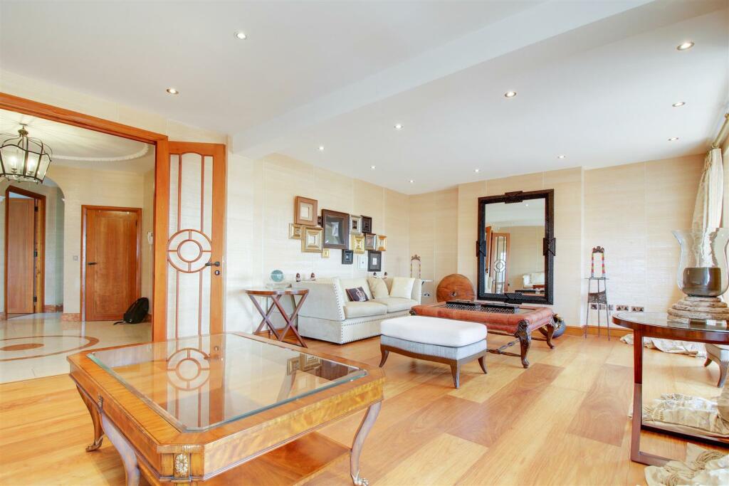 lounge-6.jpg