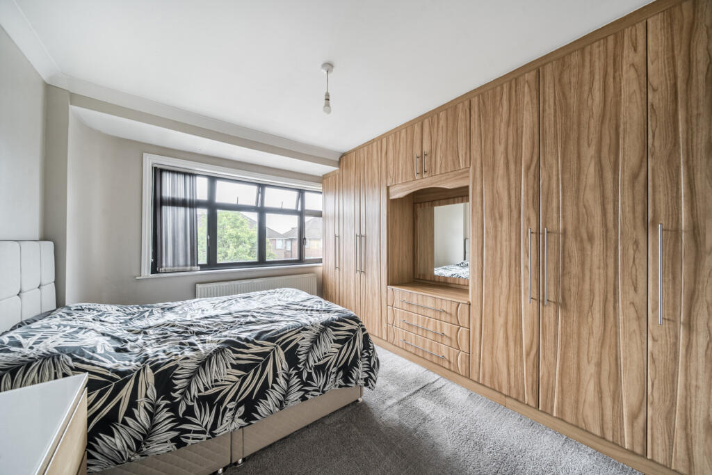 1298089-14-682dbc...