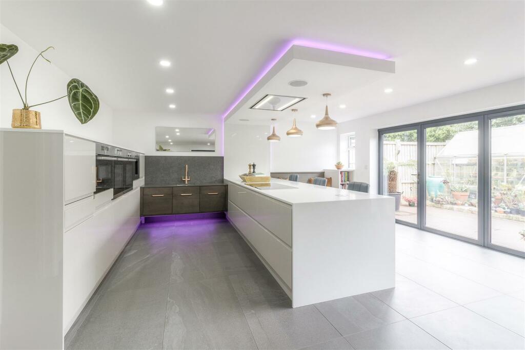 6 Shilton Lane, Bulkington