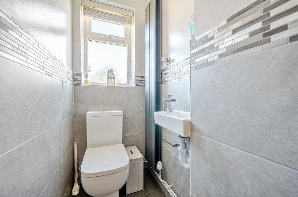 1370534-19-68f0e2...