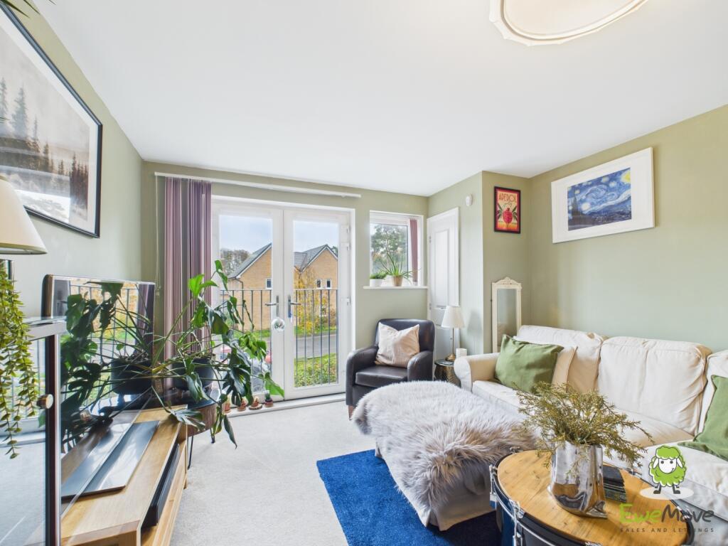 EweMove Estate Agents Basingstoke - Fleetlands Hou