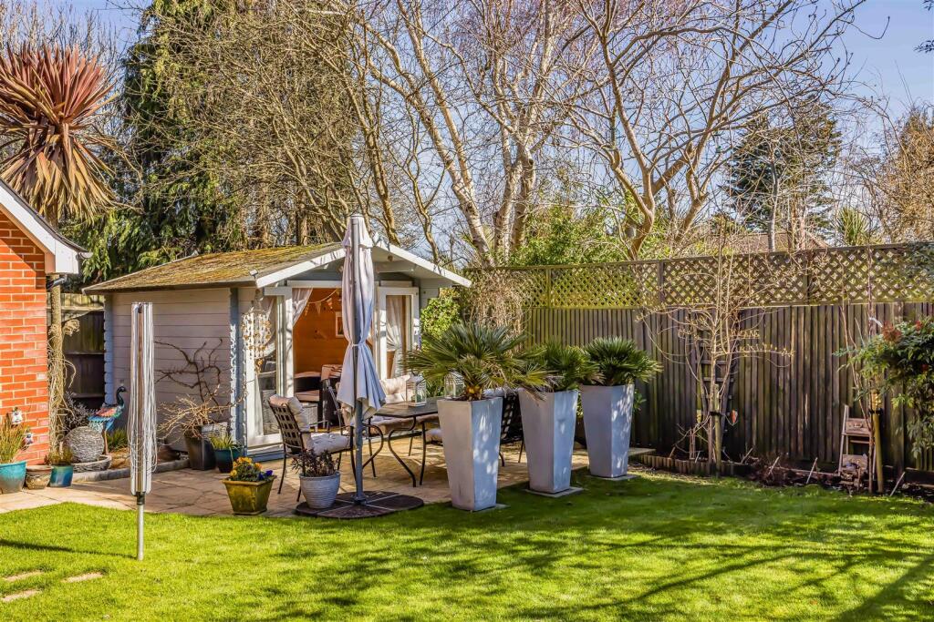 32 Longcroft Way, Havant-Small-PorticoMarketing-Ne