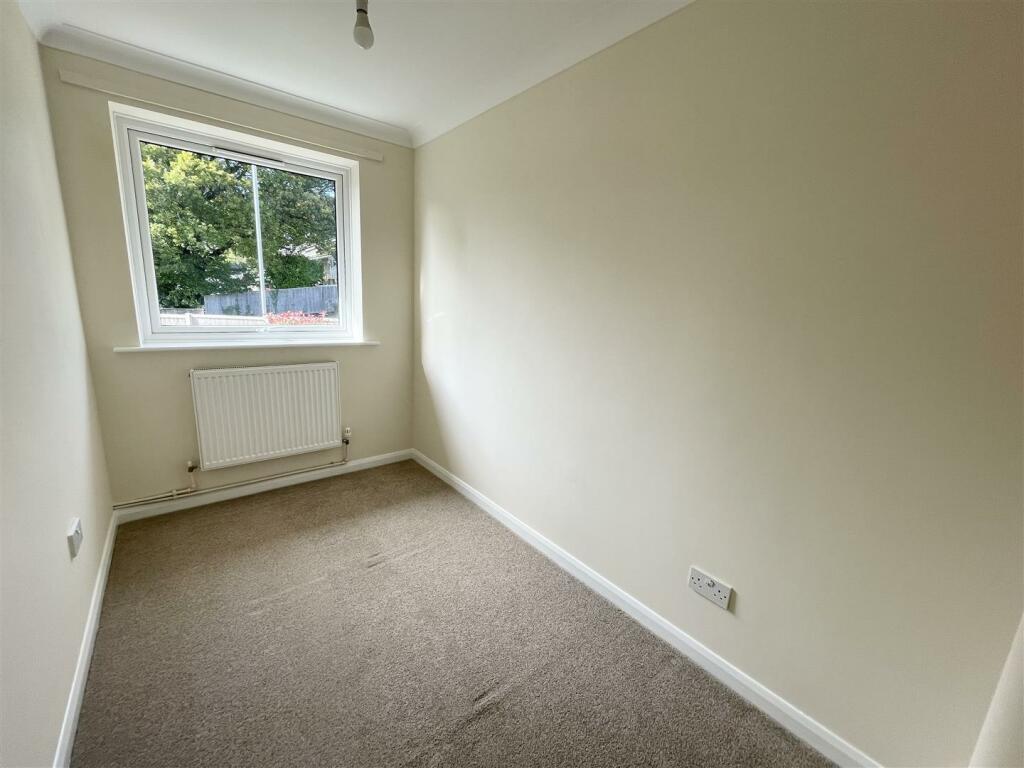 bed2.jpg