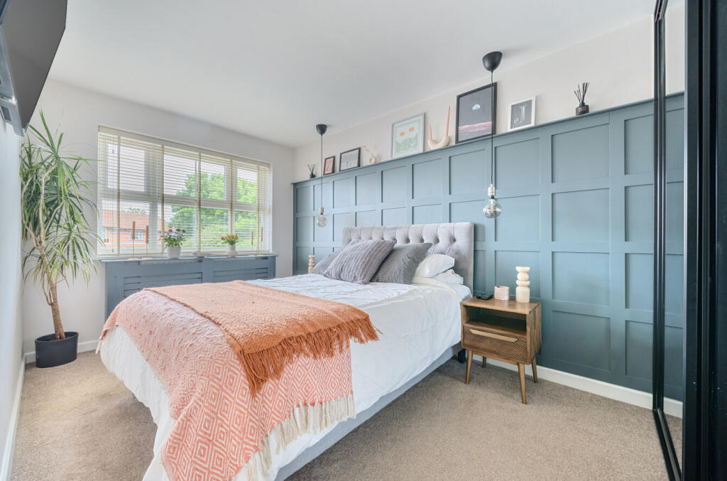 1294019-28-682dd0...