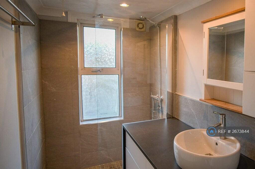 Walk In Shower/Bathroom