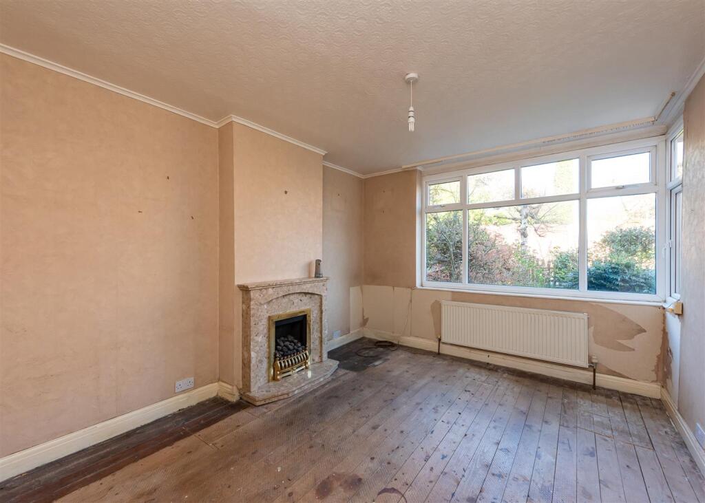 28 Hall End Lane-dining.jpg