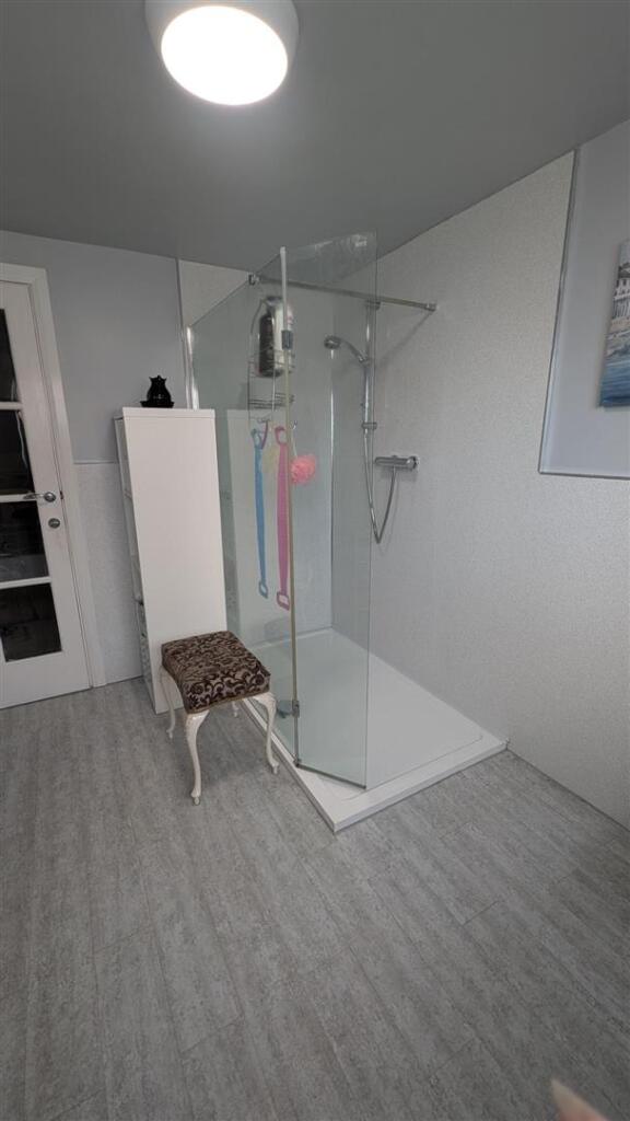 Bathroom 1 Thonock.jpg