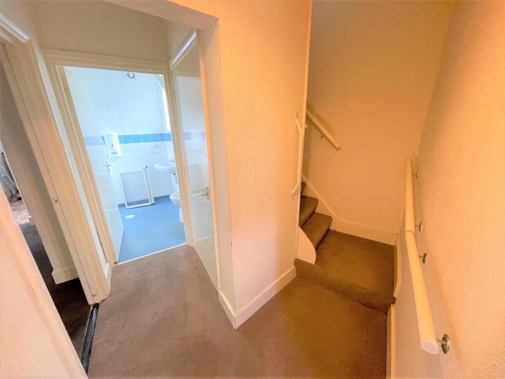 Hall Way.jpg