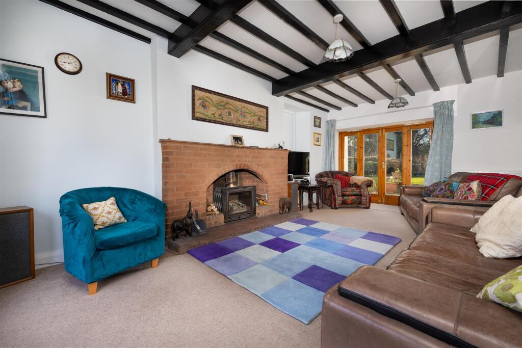 LE12 8TH 54MS-002.jpg