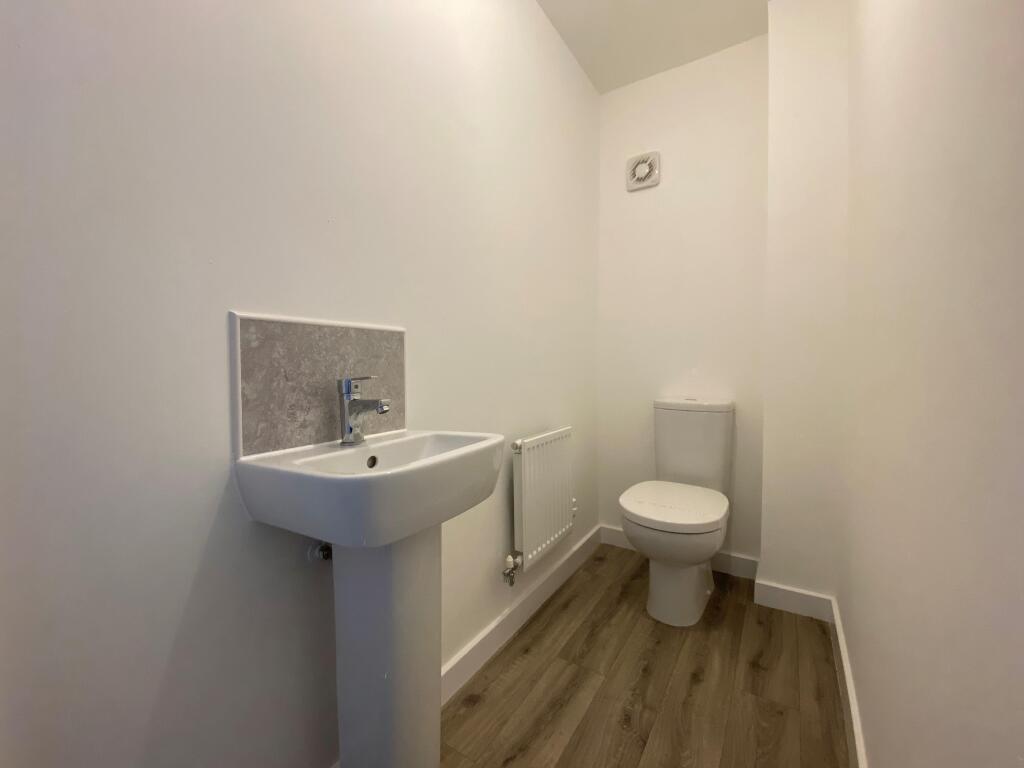 Cloakroom/wc