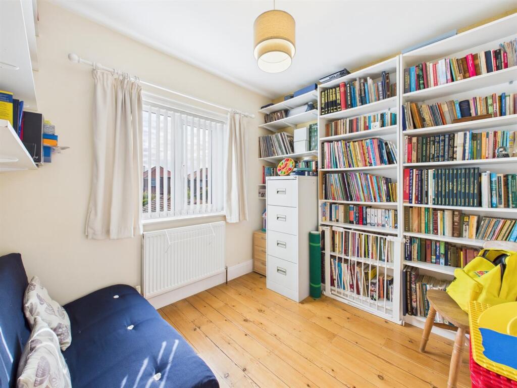 Bedroom: