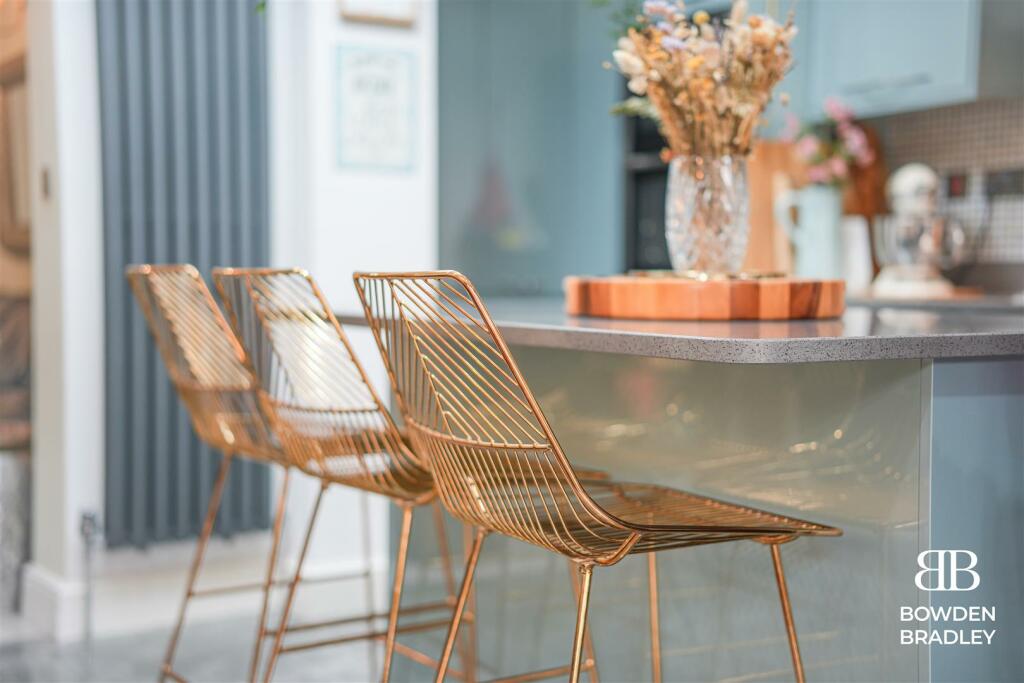 Kitchen Island (C).jpg