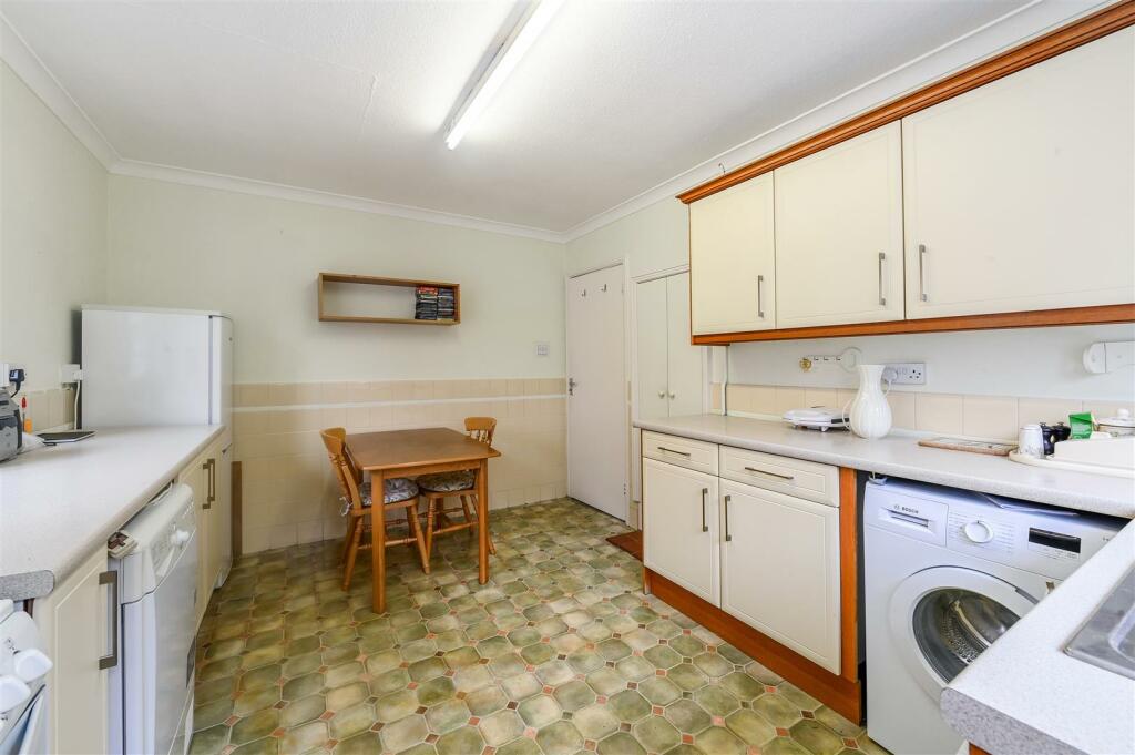 Kitchen/Breakfast Room
