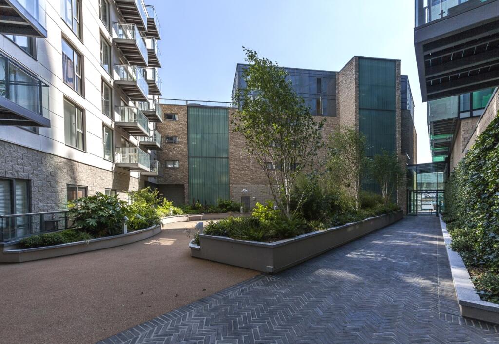 JLLRE_78 Courtyar...