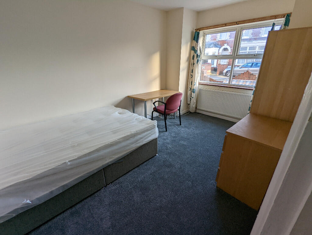 Grange Avenue, Reading, Berkshire, RG6
