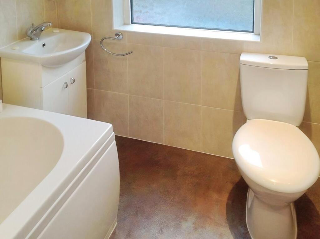 2abf57c3-bathroom.jpg