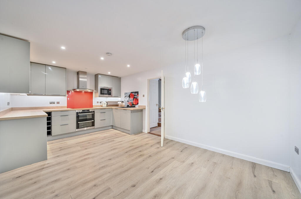 130500112684a9db2ade8d