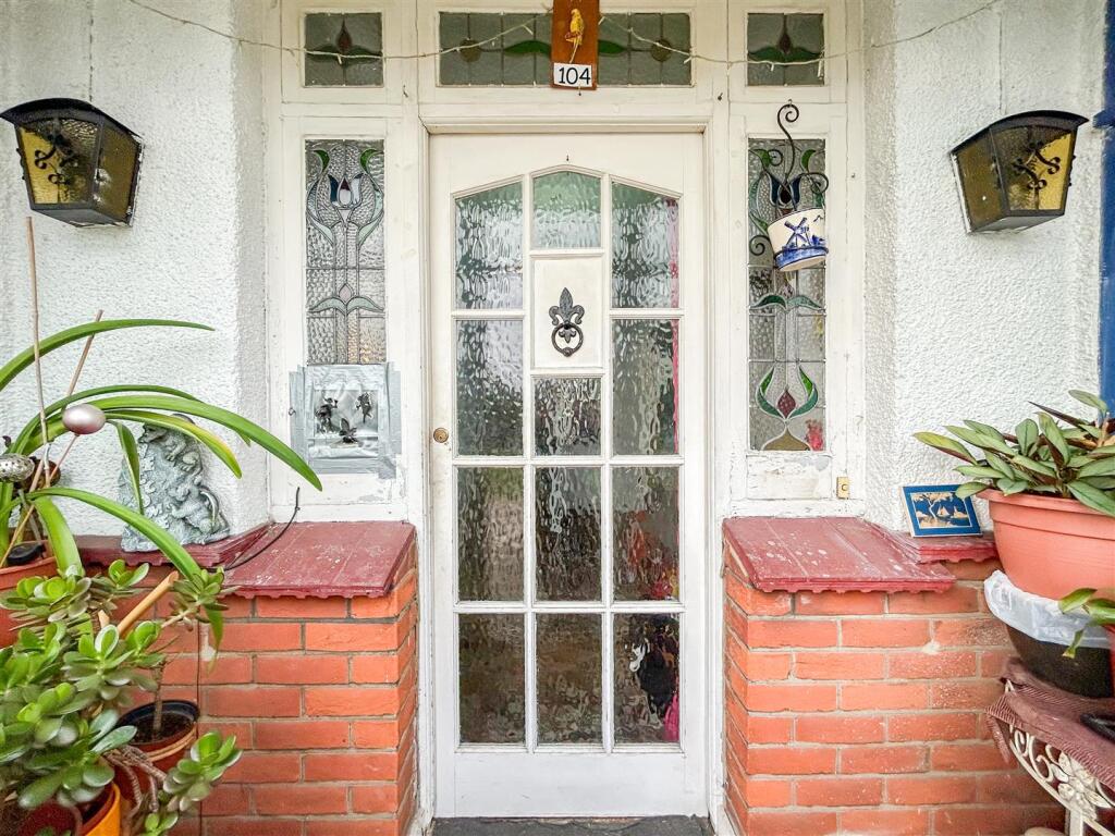 ENTRANCE PORCH